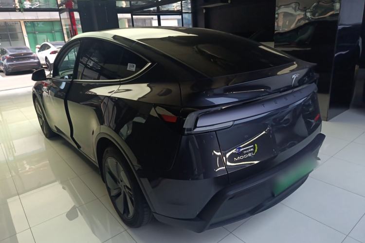 Used Tesla Model Y 2025 Long-Range All-Wheel-Drive Version Rear Left 45 Deg