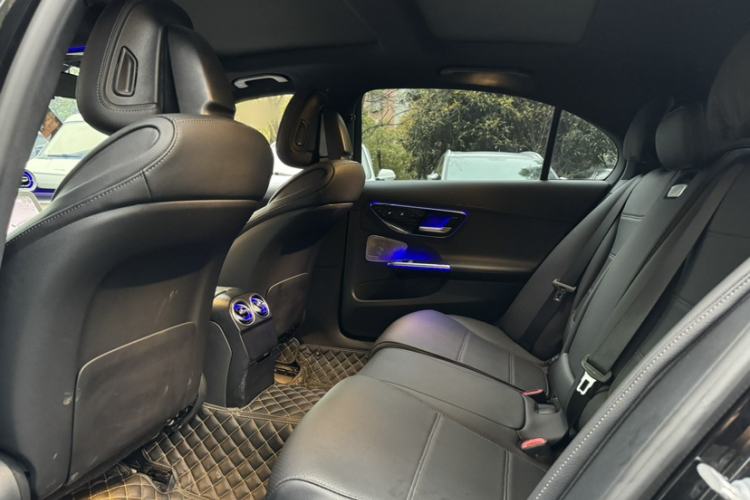 Used Mercedes-Benz C-Class 2023 Facelift C 260 L Interior 3