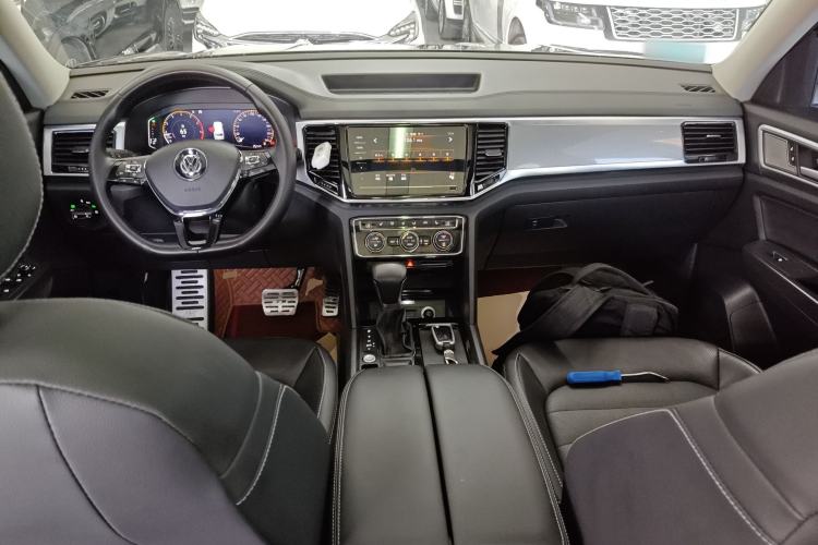 Used Volkswagen Teramont 2020 330TSI Two-Wheel-Drive Luxury Edition China VI Standard Center Console