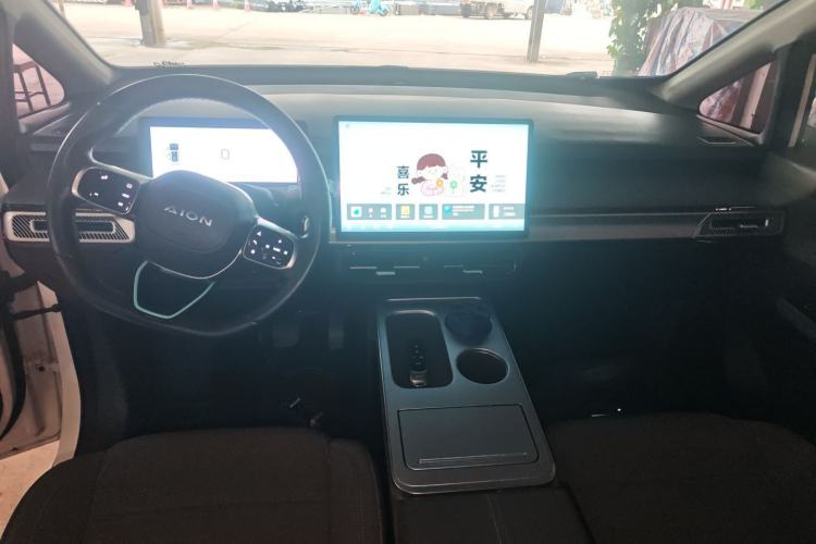 Used AION Y 2023 Younger Center Console