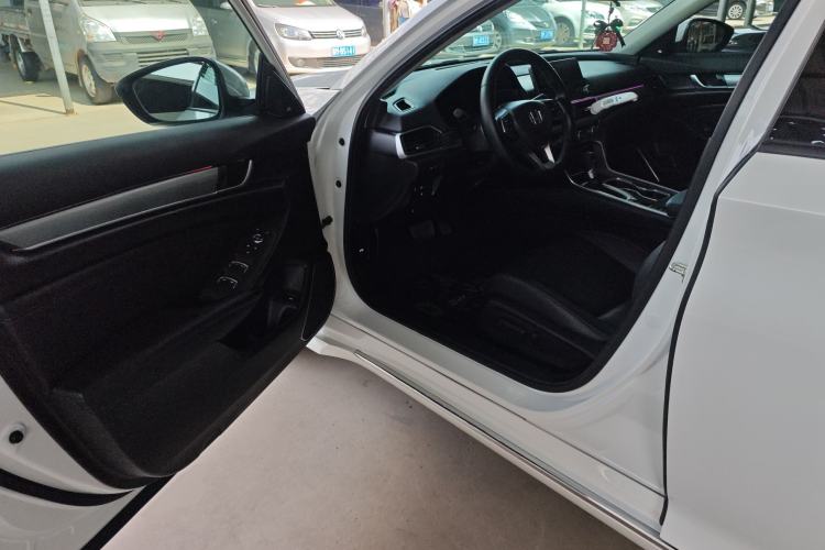 Used Honda Accord 2018 260TURBO Elite Edition China VI Driver Seat