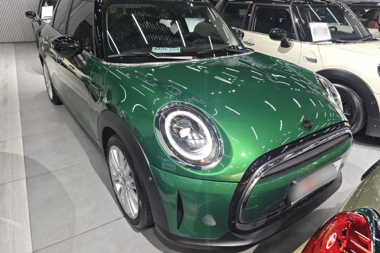 Used MINI MINI 2023 1.5T COOPER Artist Five-Door Edition
