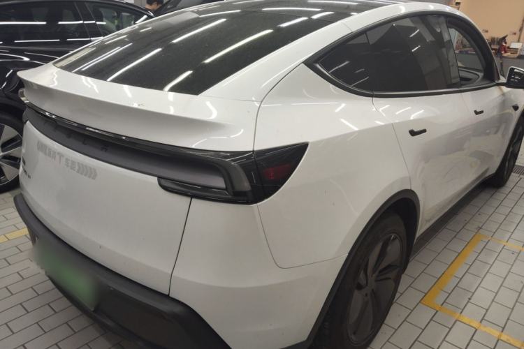 Used Tesla Model Y 2025 Long-Range All-Wheel-Drive Version