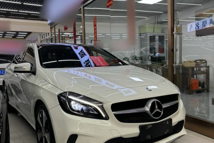 Used Mercedes-Benz A-Class 2017 A 200 Fashion Model Exterior 6