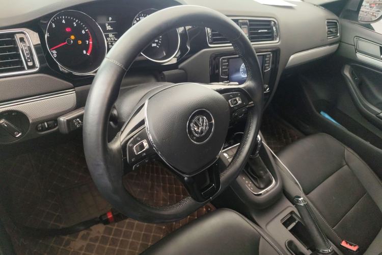 Used Volkswagen Sagitar 2017 1.6L Automatic Comfort Model Steering Wheel