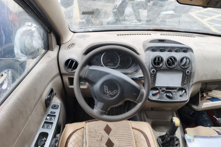 Used Wuling Hongguang 2014 1.2L Standard Model China IV