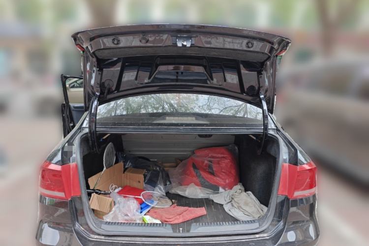 Used Volkswagen Santana 2013 1.6L Manual Fashion Edition
