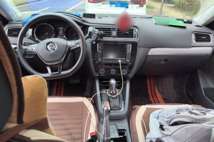 Used Volkswagen Sagitar 2018 280TSI DSG Ignite Edition Center Console