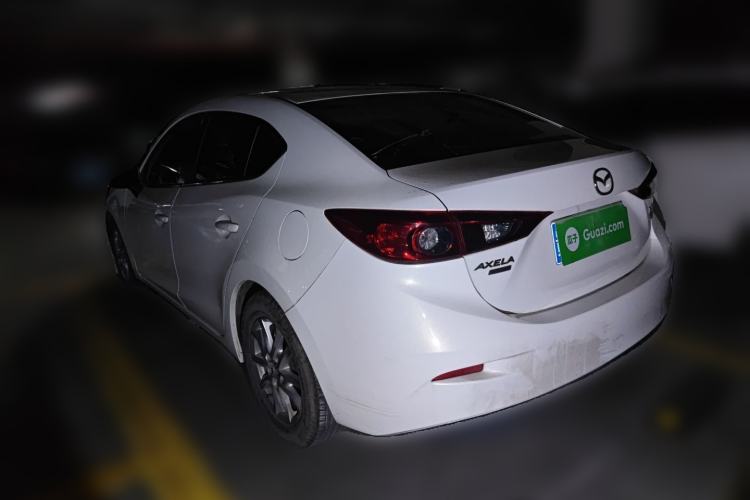 Used Mazda 3 Axela 2016 Sedan 1.5L Automatic Comfort Model