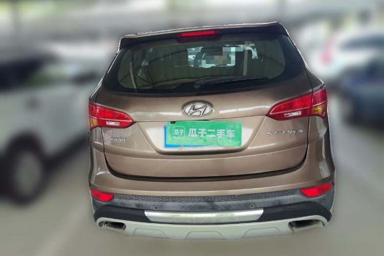 Used Hyundai Santa Fe 2013 2.4L Automatic Two-Wheel Drive Smart Version Rear