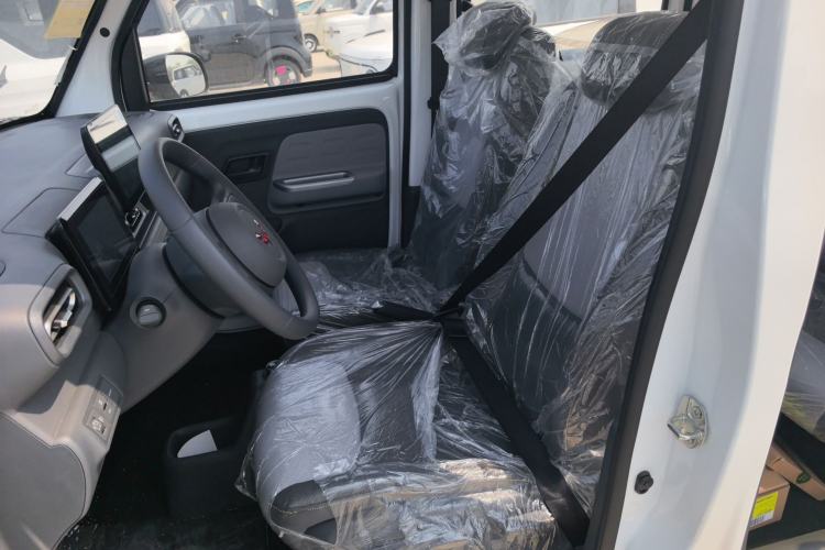 Used Wuling Zhiguang New Energy 2025 Model 305km Ambitious Edition Left Front Seat