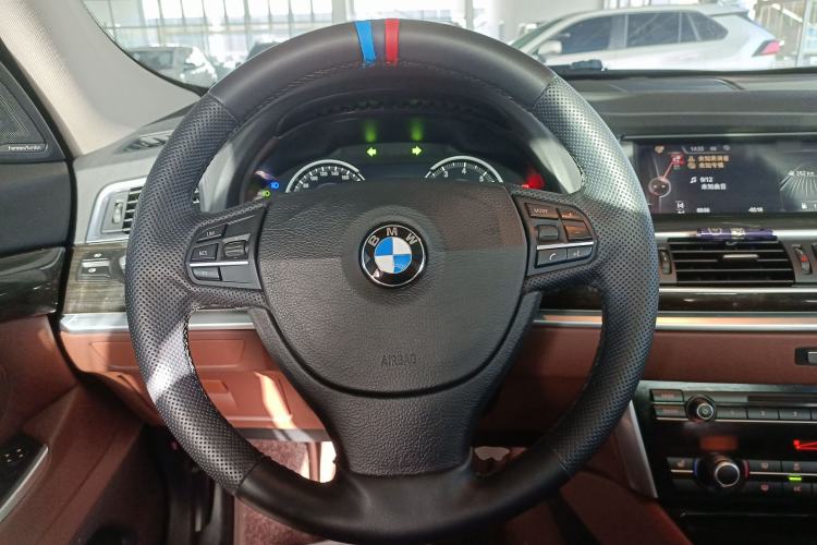 Used BMW 5 Series GT 2017 528i Leading Model
