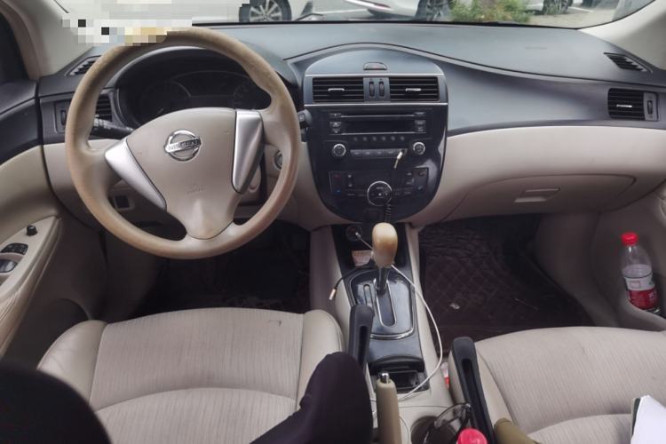Used Nissan Tiida 2011 1.6L CVT Smart Version Center Console