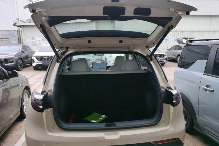 Used Geely Galaxy Geome 2025 UP 410km Exploration+ Edition
