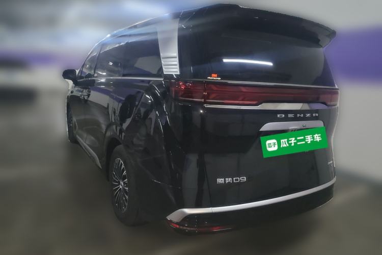 Used Denza D9 2025 DM-i Smart Drive 1020 Four-Wheel Drive Premium Model