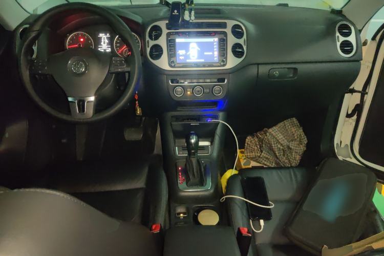 Used Volkswagen Tiguan 2013 1.8 TSI Automatic Two-Wheel Drive Comfort Edition Center Console