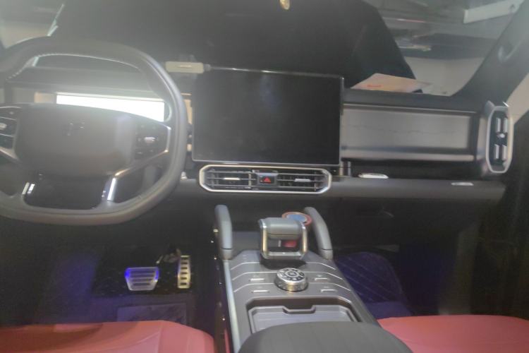 Used JETOUR Traveler 2023 2.0T All-Wheel Drive CrossPRO+ Center Console