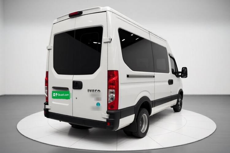 Used Iveco Eurocargo 2021 2.0T Manual Super Rui Long Wheelbase Short Overhang High Roof Side-Sliding Door F1A Exterior 5