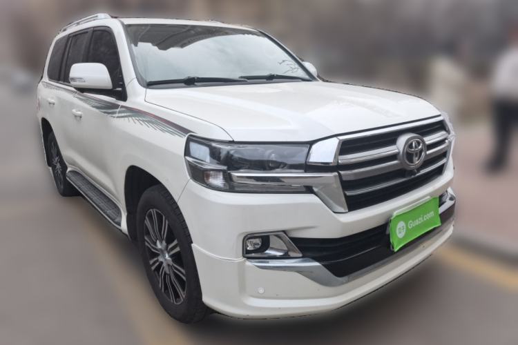 Used Toyota Land Cruiser 2015 4.0L V6 Middle East Low-Trim Version Front Right 45 Deg