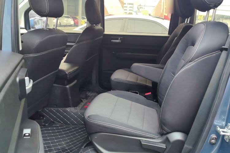 Used Wuling Hongguang PLUS 2019 1.5T Manual Comfort Version 7 Seats
