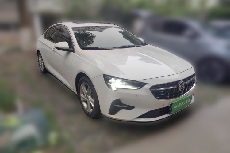 Used Buick Regal 2020 552T Luxury Version Front Right 45 Deg