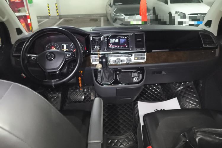 Used Volkswagen Multivan 2019 2.0 TSI 4x4 Prestige Edition 7-Seater Center Console