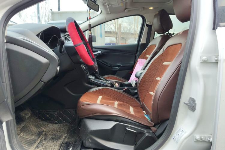 Used Ford Focus 2012 Sedan 1.6L Automatic Fashion Edition Left Front Seat