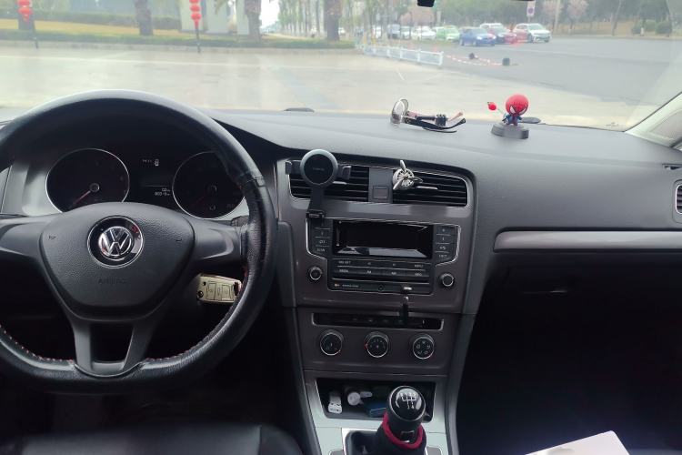 Used Volkswagen Golf 2014 1.6L Manual Fashion Edition
