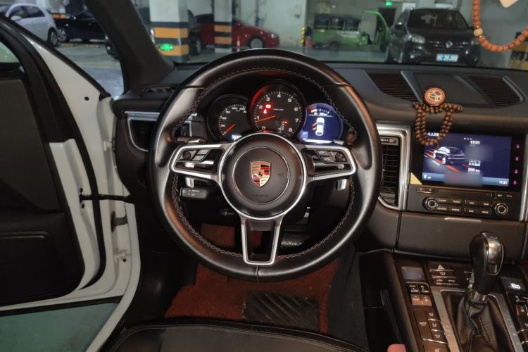 Used Porsche Macan 2017 Macan 2.0T Steering Wheel