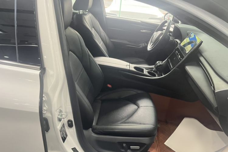 Used Toyota Avalon 2023 Dual-Engine 2.5L Luxury Edition Right Front Seat