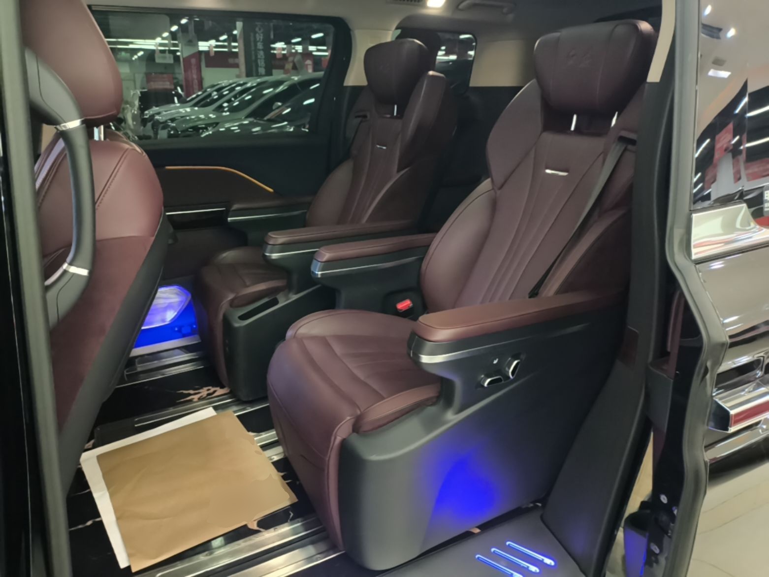 Hongqi HQ9 2023 2.0T Smart Connect Flagship Edition - Chinese Trim Xiang — снимка 20