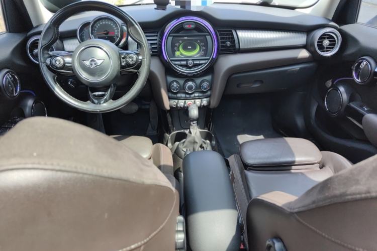 Used MINI 2016 1.5T COOPER Performance Edition 5-door version Interior 2