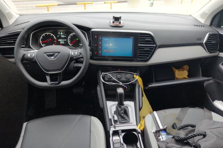 Used Jetta VS5 2024 280TSI Automatic Pioneer Edition Center Console