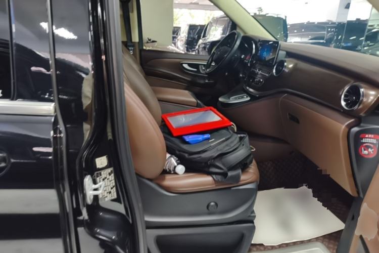 Used Mercedes-Benz V-Class 2020 V 260 Avantgarde Edition
