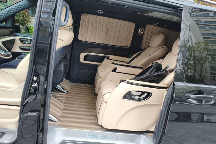 Used Mercedes-Benz V-Class 2020 V 260 Avantgarde Edition Left Rear Seat