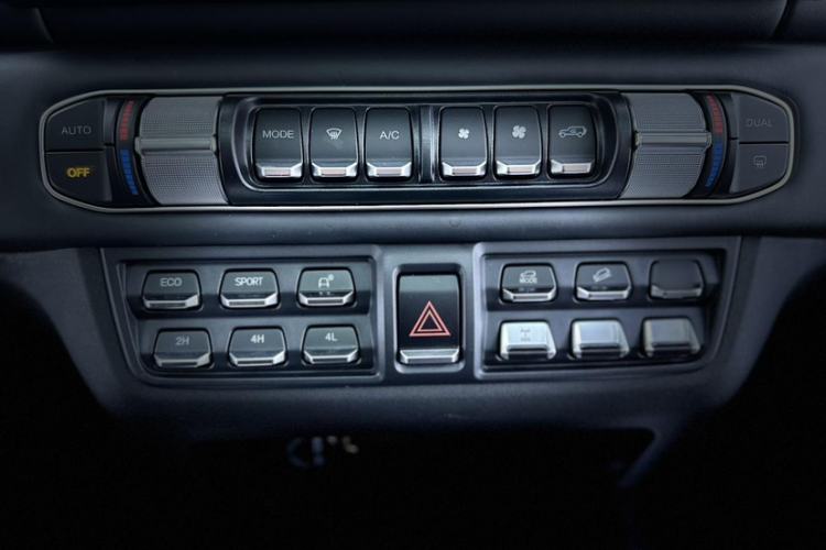 Used 212 T01 2024 2.0T Explorer