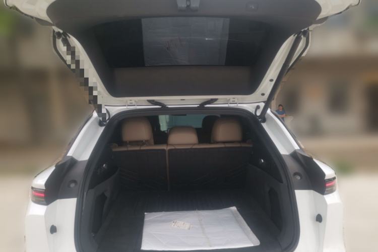 Used Li Auto i6 2025 Model Two-Wheel-Drive Standard Type Trunk