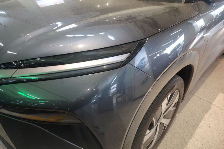Used BYD Tang L 2025 EV with 670 km Range LiDAR and Premium Features Left Front Headlight