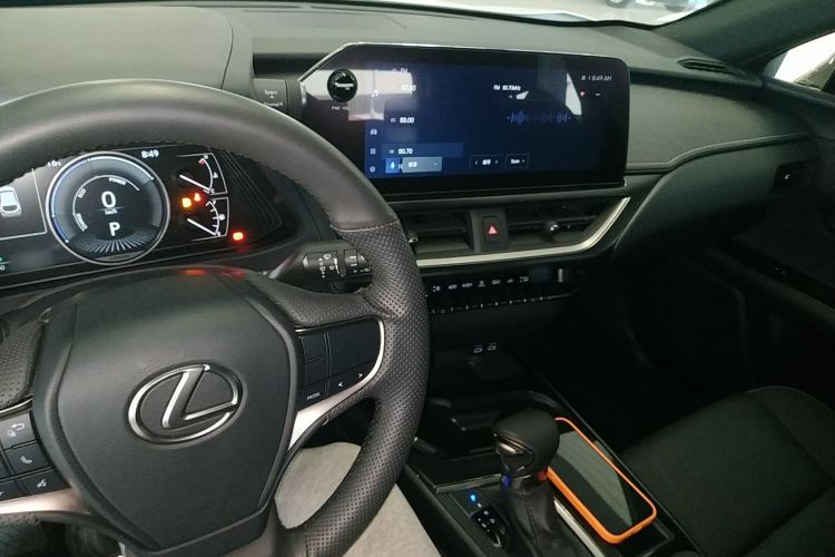 Used Lexus UX 2022 260h Explore-Cool Edition
