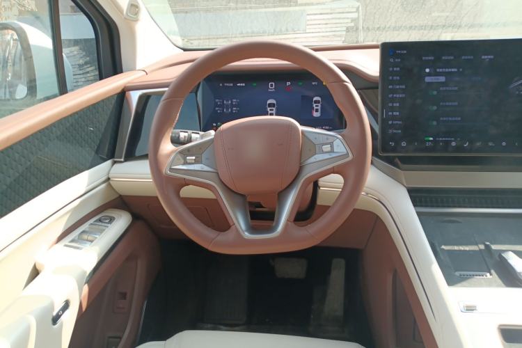 Used BYD Xia 2025 DM-i 1.5T 180km Excellence Model Steering Wheel
