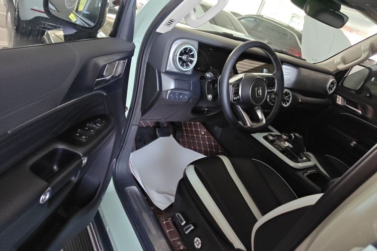 Used Tank 300 2023 City Edition 2.0T—Stylish as Ever Interior 5