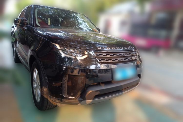 Used Land Rover Discovery 2020 2.0T SE Front Right 45 Deg