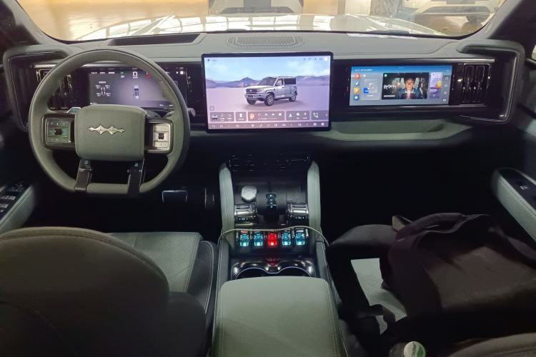 Used Formula Leopard 5 2025 TianShen Intelligent Driving Ultra Edition Center Console