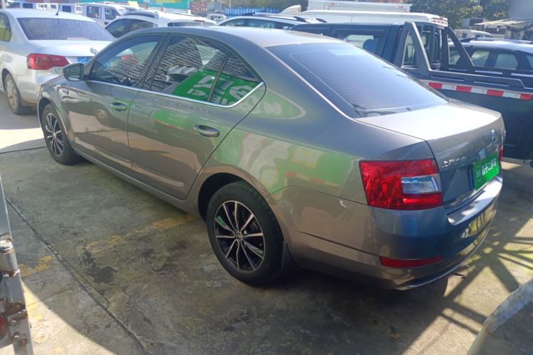 Used Skoda Octavia 2017 1.6L Automatic Smart Drive Edition Exterior 2