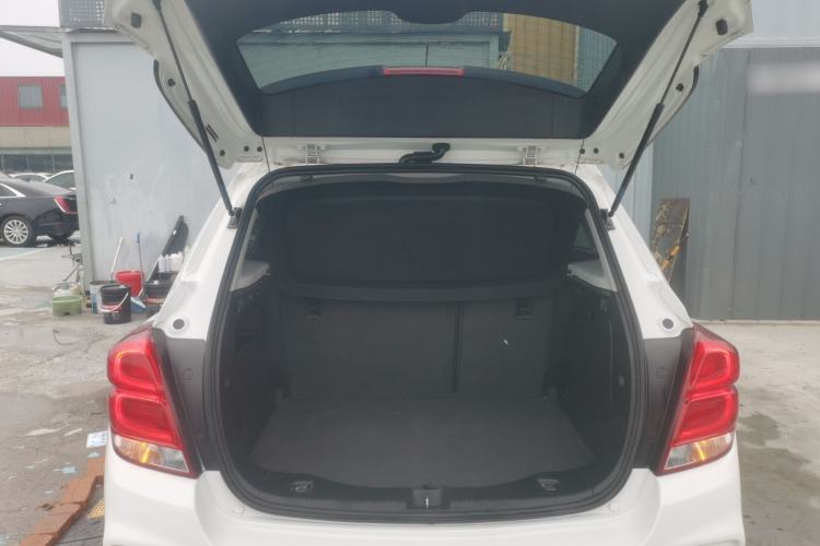 Used Chevrolet Trax 2017 1.4T Automatic Two-Wheel Drive Luxury Version Trunk