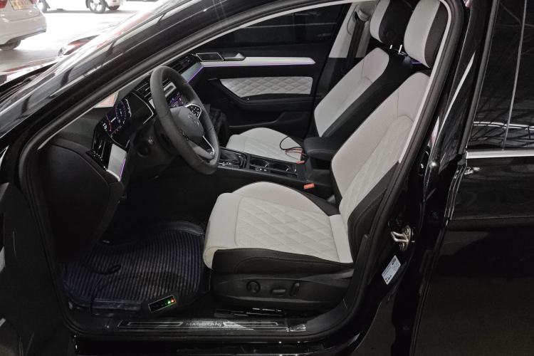 Used Volkswagen Magotan 2025 Revised Version Zhongxiang Edition 330TSI DSG Luxury Trim
