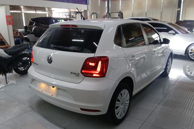 Used Volkswagen Polo 2016 1.6L Automatic Comfort Model Rear Right 45 Deg