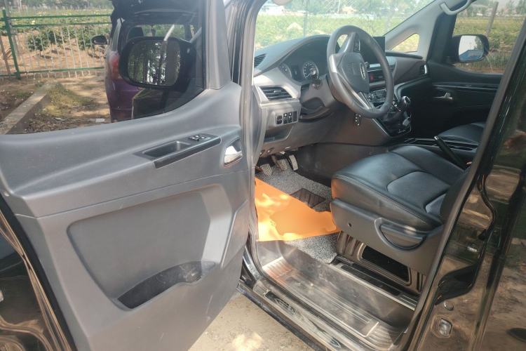 Used JAC Refine M3 2022 1.8L 7-seat Standard Edition
