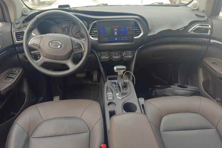 Used GAC Trumpchi GS4 2017 235T Automatic Two-Wheel Drive Elite Edition Center Console