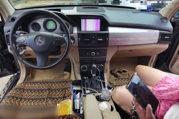 Used Mercedes-Benz GLK-Class 2011 GLK 300 4MATIC Dynamic Model Center Console